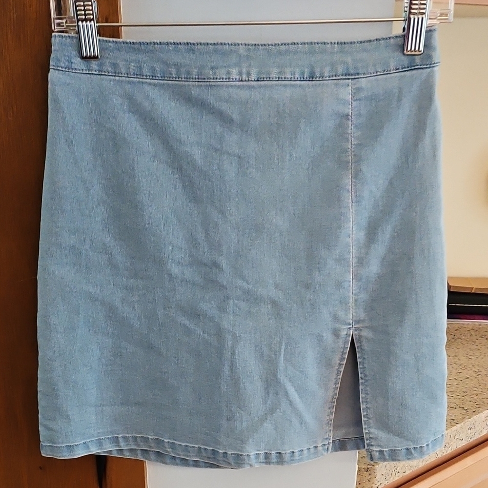 Divided Extra Light Wash Denim Skirt